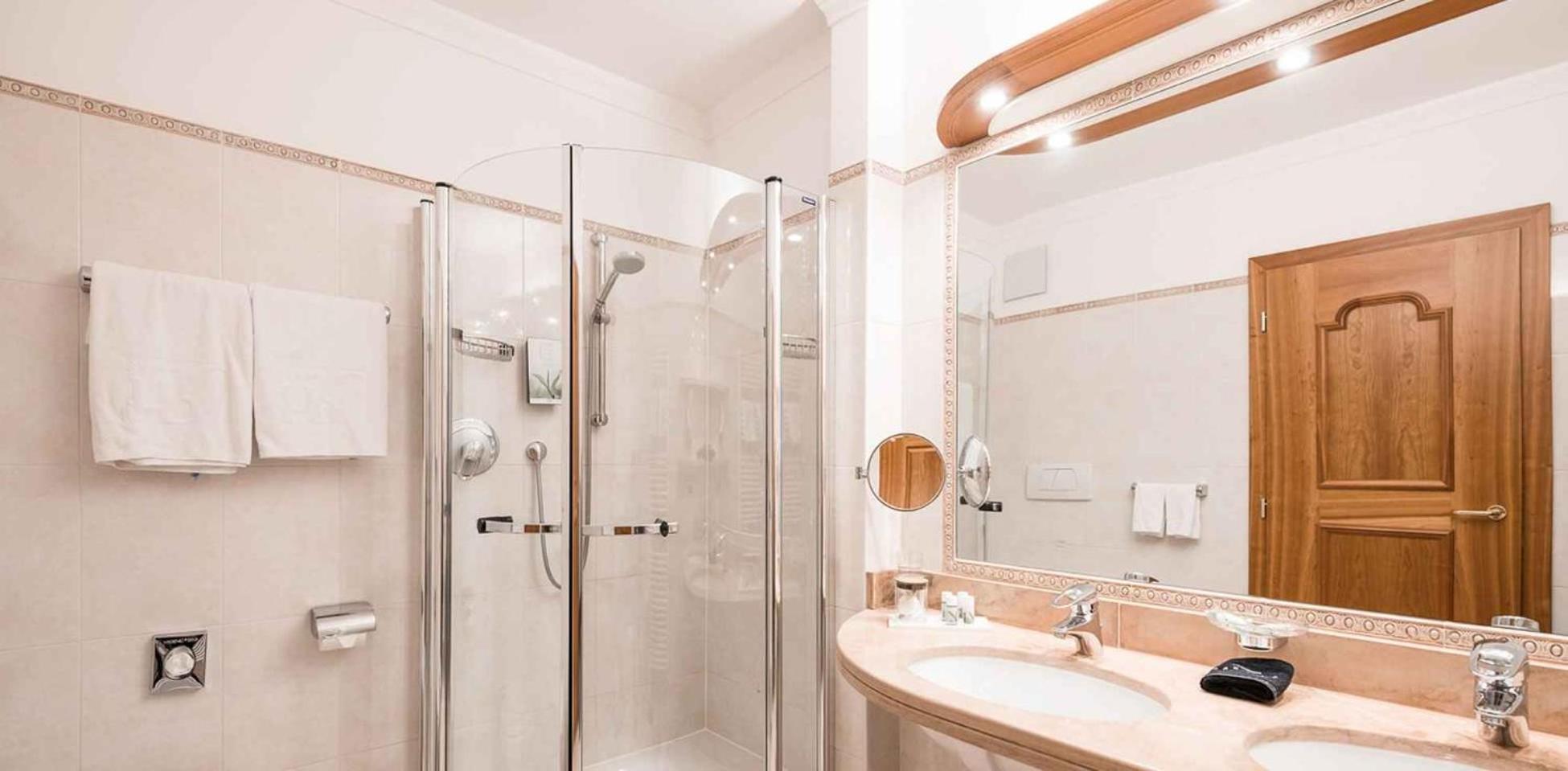 Hotel Resmairhof Schenna Dış mekan fotoğraf